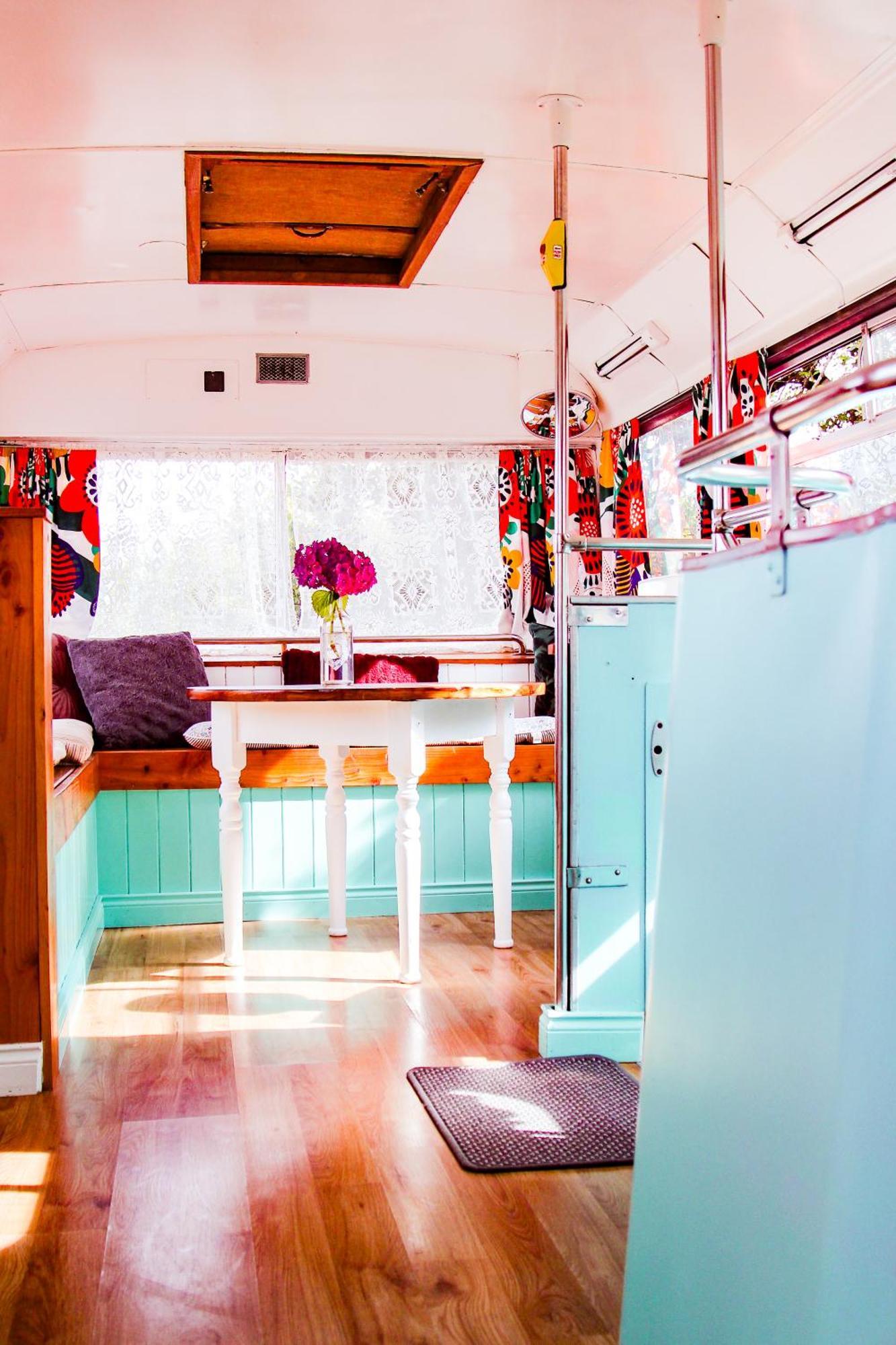Double Decker Bus At Valentia Island Escape Hotel Chapeltown Ngoại thất bức ảnh